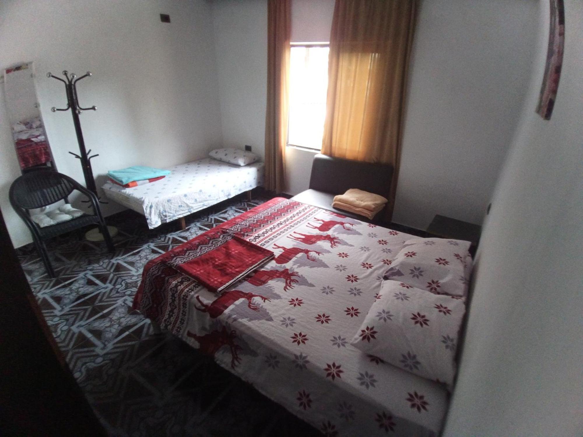 Private Flat In House 17 Quarto em Acomodações Particulares Tirana